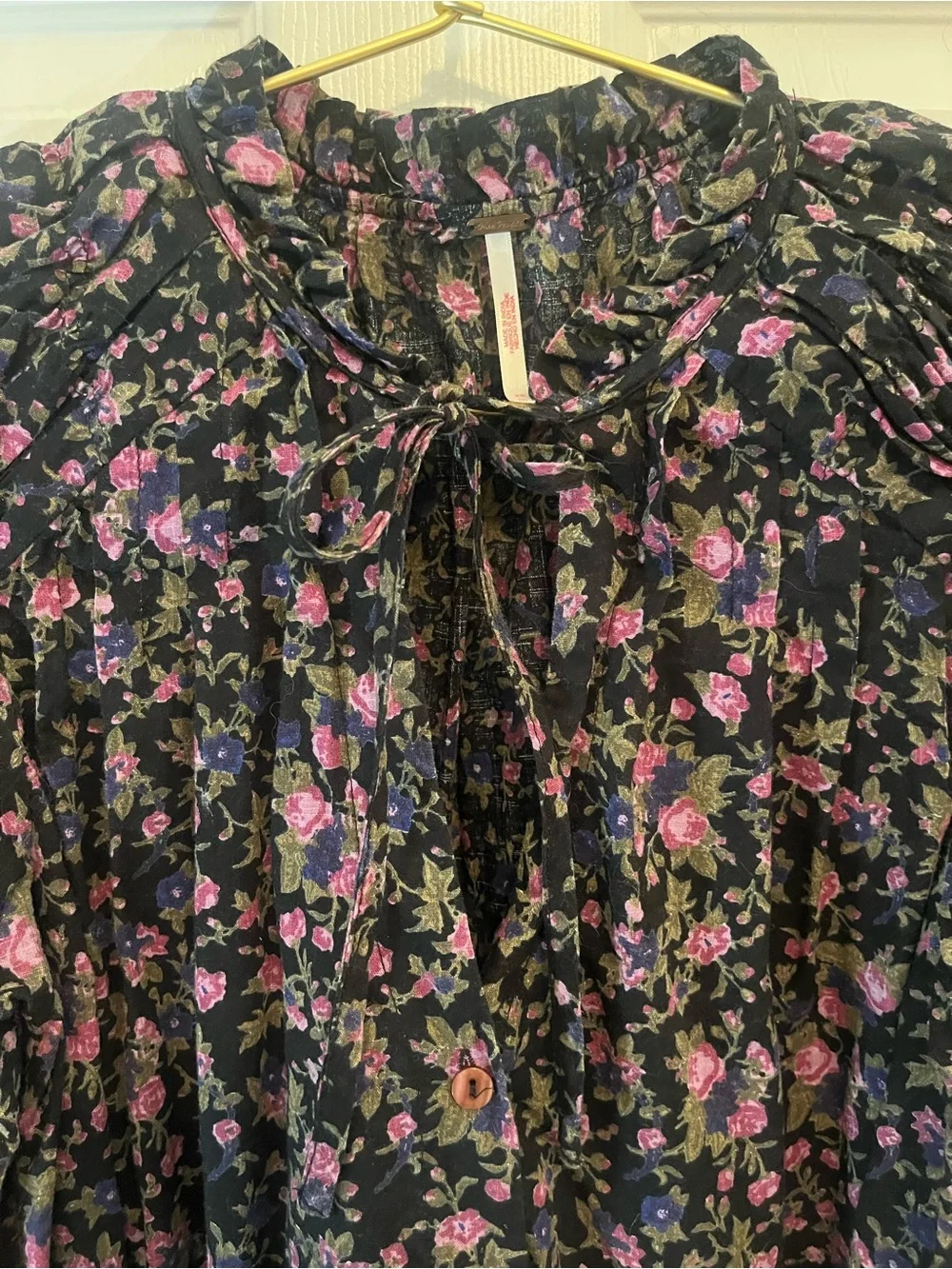 Free People Meant To Be Blouse – Black Rose Floral – XS